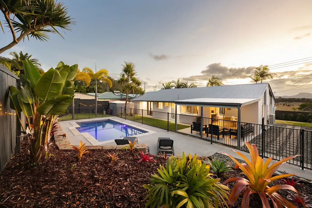 Coolum Beach 3房  Sunset Skies & Poolside Days