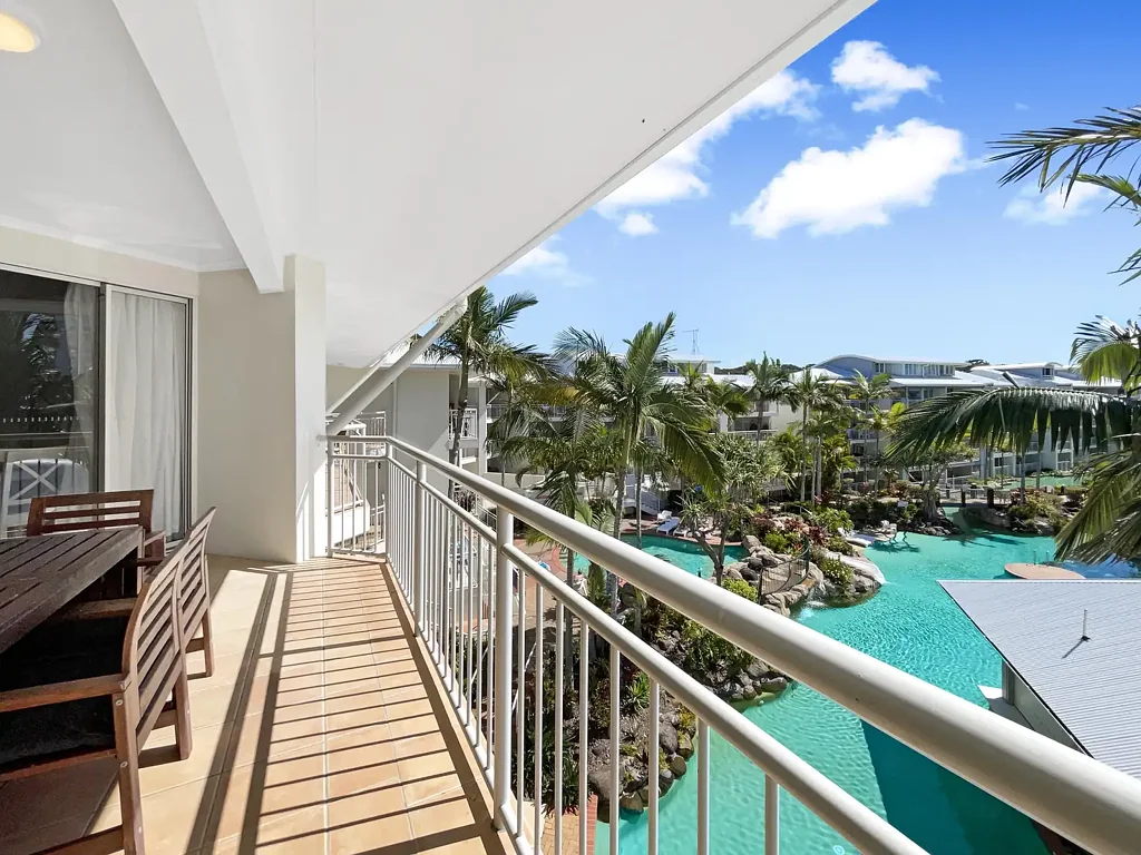 Fully Furnished Beachside Resort Living!