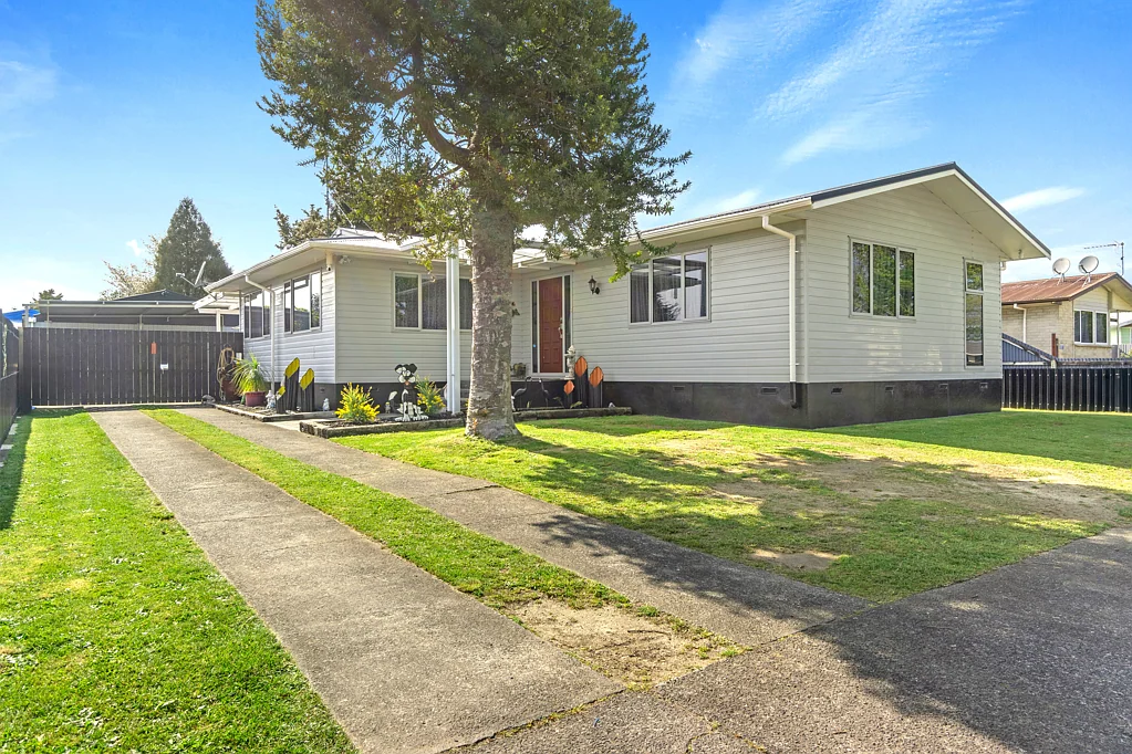 74 Oakfield Crescent, Pukete, Hamilton, Waikato