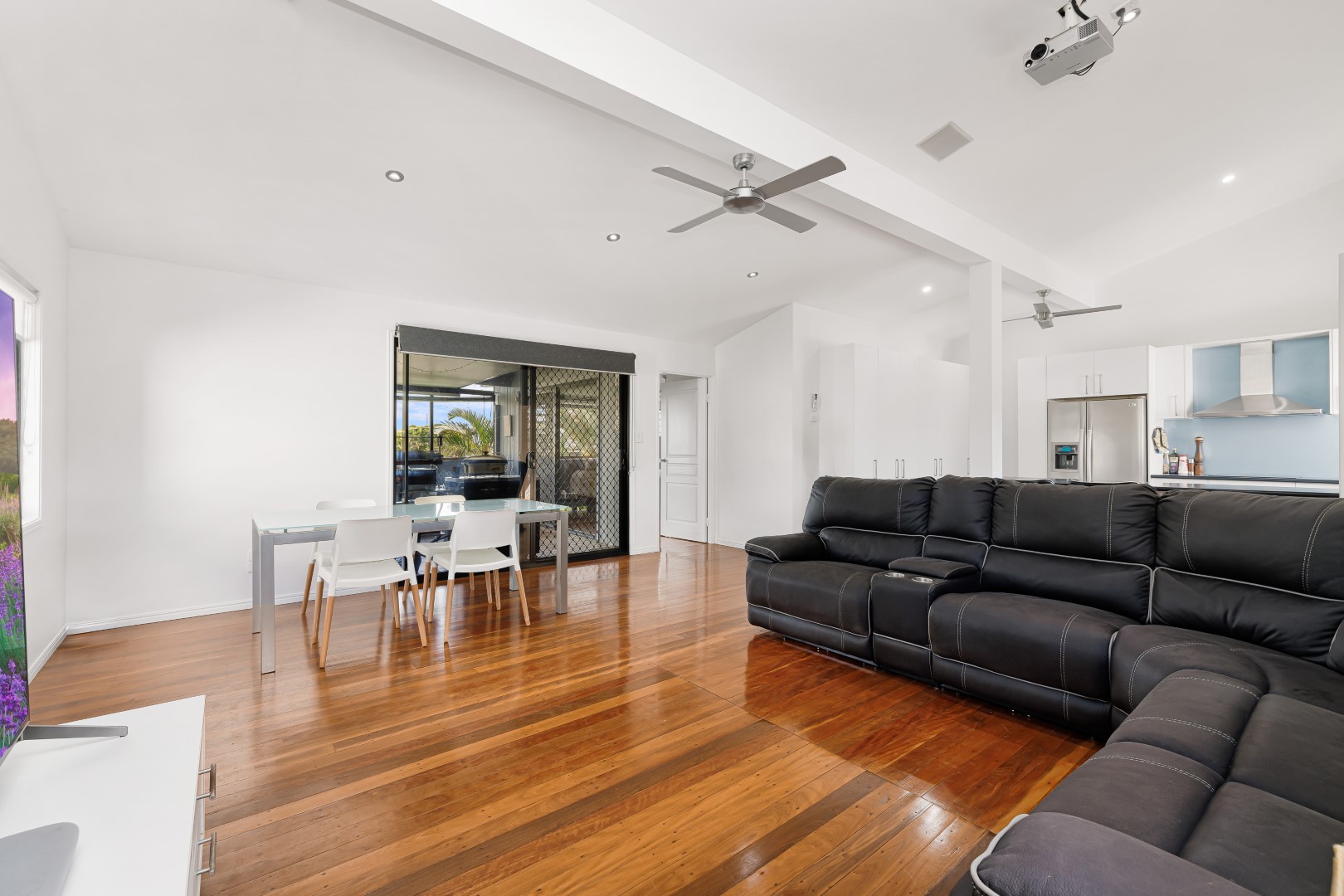 8 CULLA CULLA ST, BATTERY HILL QLD 4551, 0部屋, 0バスルーム, House