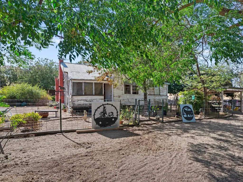 Lurg 2બેડરૂમ A Peaceful Rural Retreat with Endless Potential