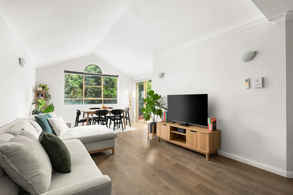 Marrickville 2कमरा Peaceful top floor haven of leafy privacy