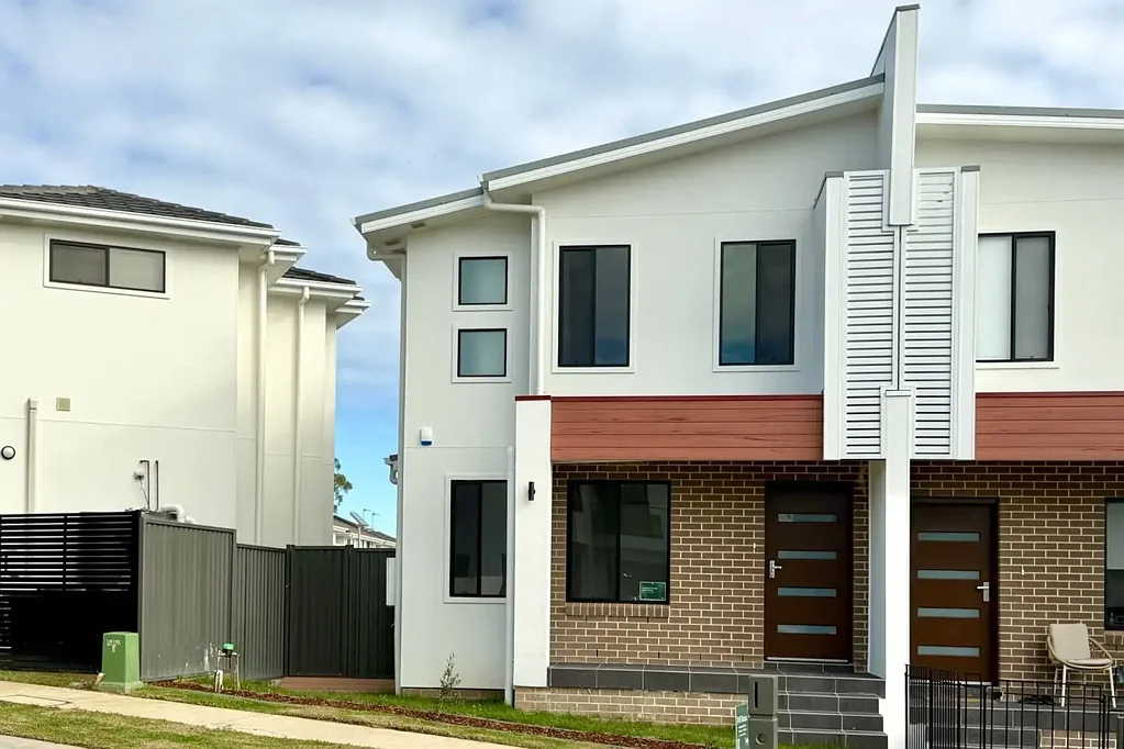 Box Hill 4房 全新住宅 设计师装修 石材台面 燃气灶具 开放式空间 套间浴室 双车位车库 学区房 交通便利 Family Home Offering Modern Comfort and Exceptional Convenience in Box Hill - 3 Ensuite Provision