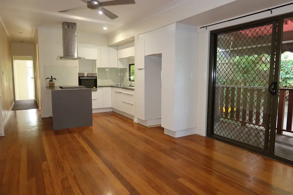 Great location - 2 Bedroom Duplex
