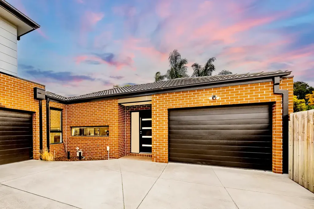 Albion 2房 Albion近站宁静居所 两卧单元房 充足光线 街道外停车 功能厨房 阳光客厅 独立厕所 单车库 Smart Start or Set-and-Forget Investment