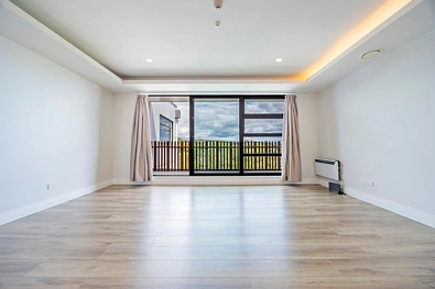 Sweeping Views, Spacious Apartment