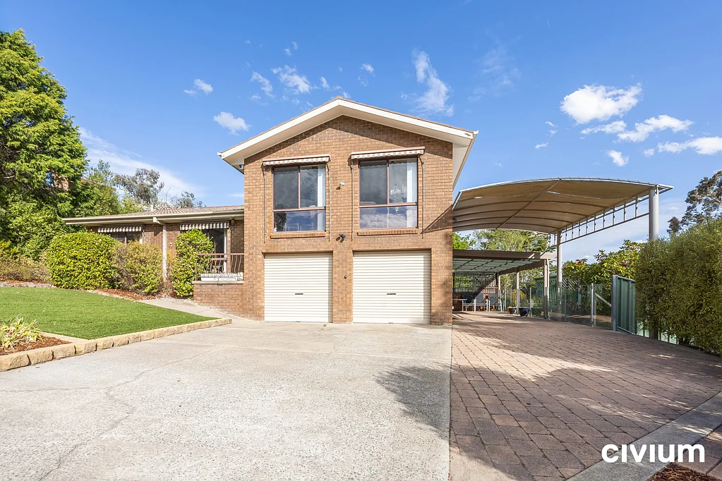 16 Larcombe Crescent, Fadden, ACT 2904