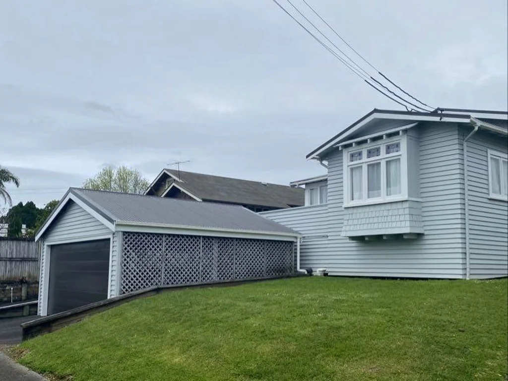 Renovated three bedroom two living