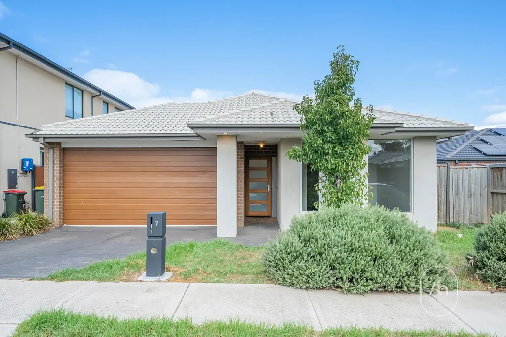 Stunning Five-Bedroom Family Home in Prime Tarneit Location