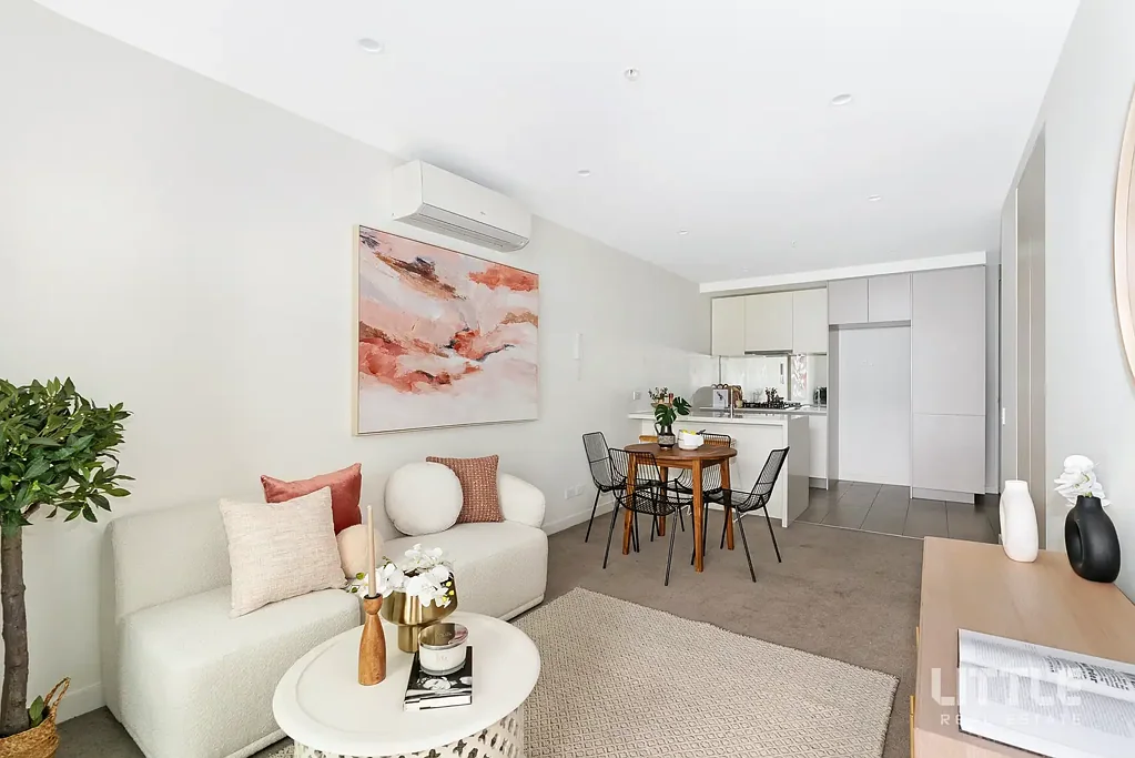 Box Hill 2 Bedroom Stunning Apartment Living.