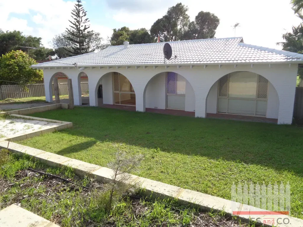 A Stones Throw to the Beach & Park!