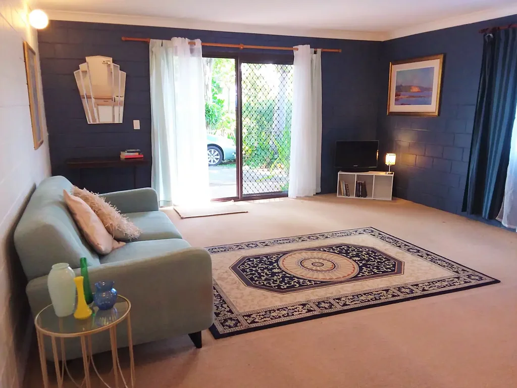 Fantastic Location - Walk to Everything - Water and Electricity Included