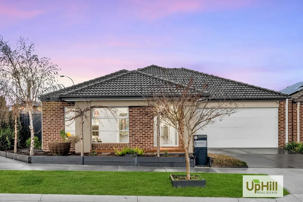 Modern 4-Bedroom Family Home for Rent - 1 Westbourne Street, Clyde VIC 3978
