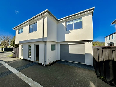 3 bedroom standalone townhouse in Spreydon