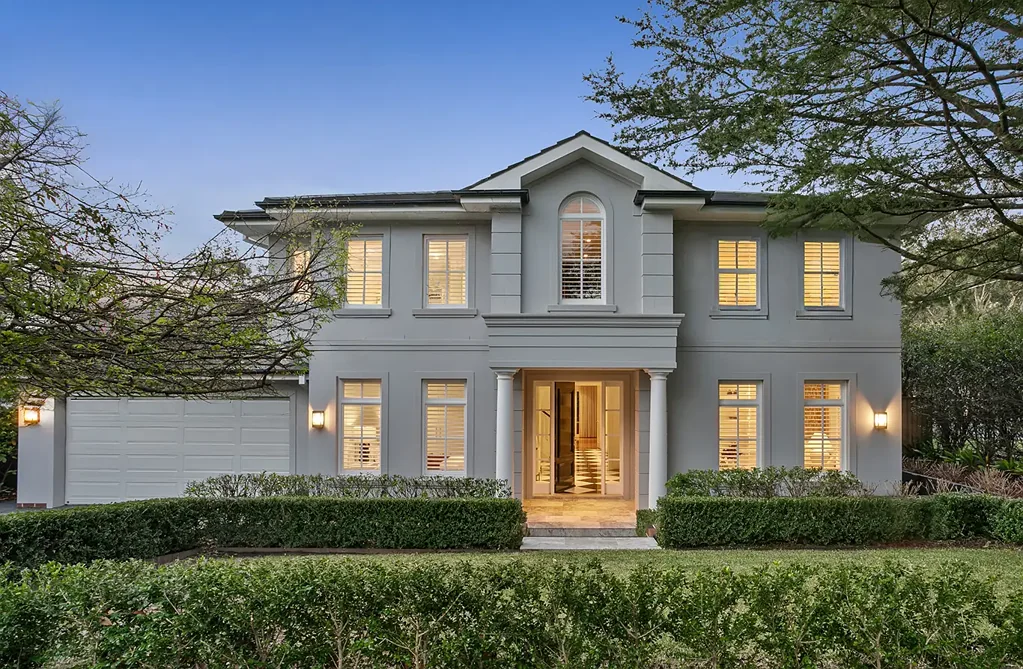 St Ives 5Kwarto Immaculate Meadowbank Residence Showcasing Light, Space & Elegance