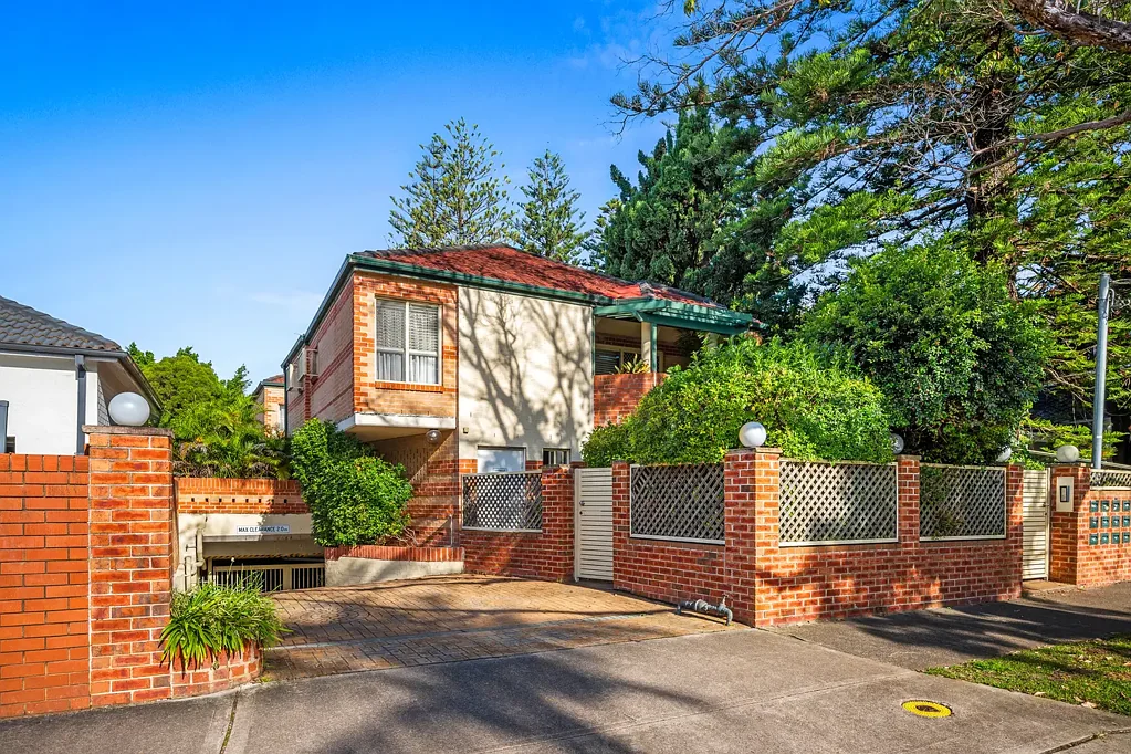 Ashfield 2બેડરૂમ Boutique Split-Level townhouse style apartment with Lock-Up Garage, Lifestyle & Convenience