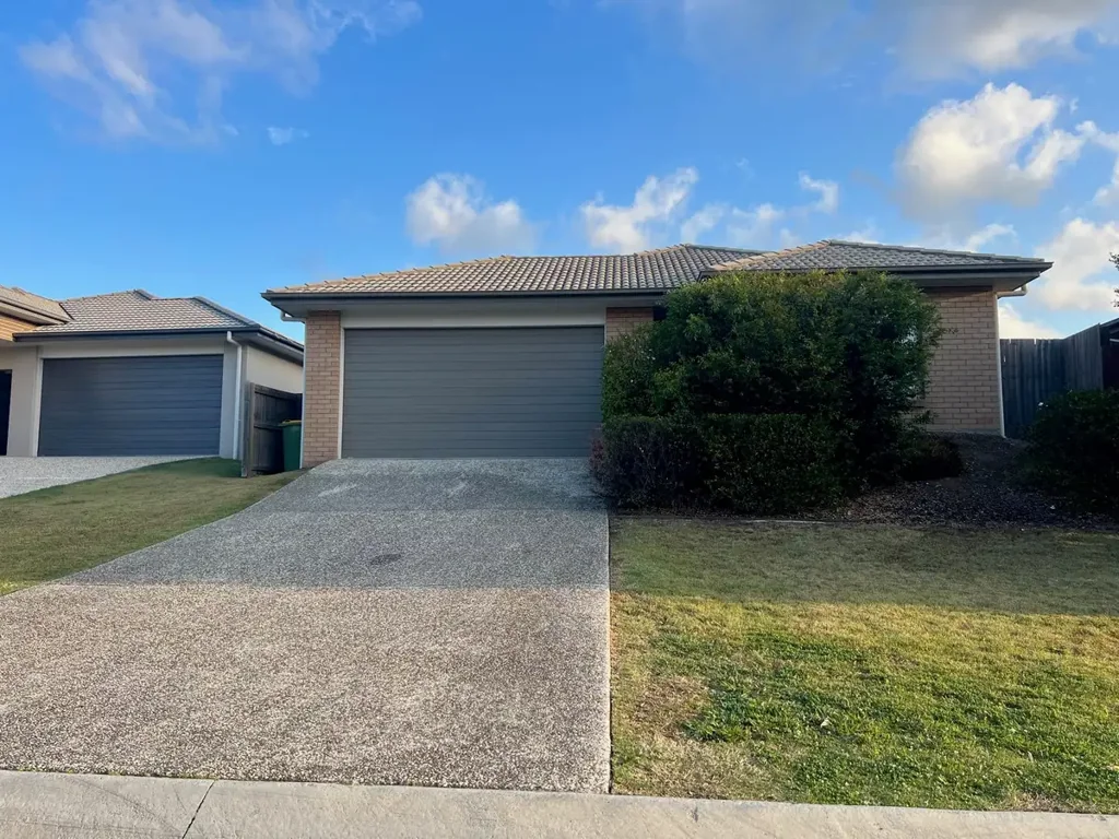 Executive Family Home on Private Block in Quiet Shailer Park Cul-de-Sac