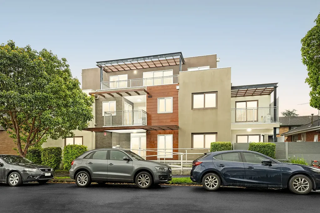 Ormond 2Kwarto Rare Ground Floor Opportunity in a Boutique Block of 12