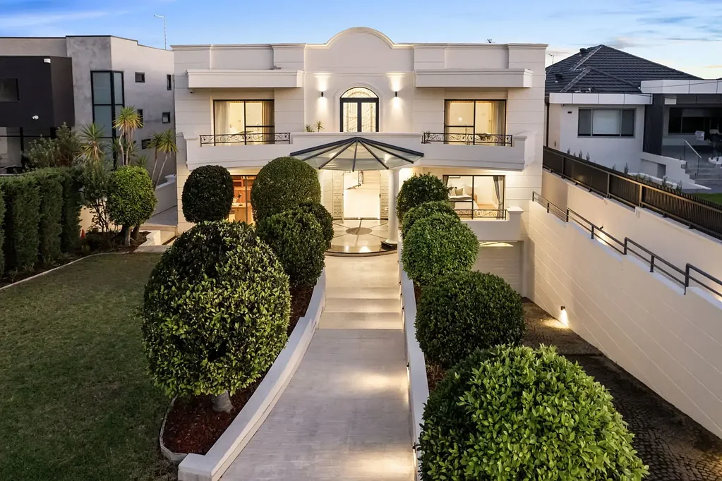 26 Pleasant Way, Blakehurst, NSW 2221