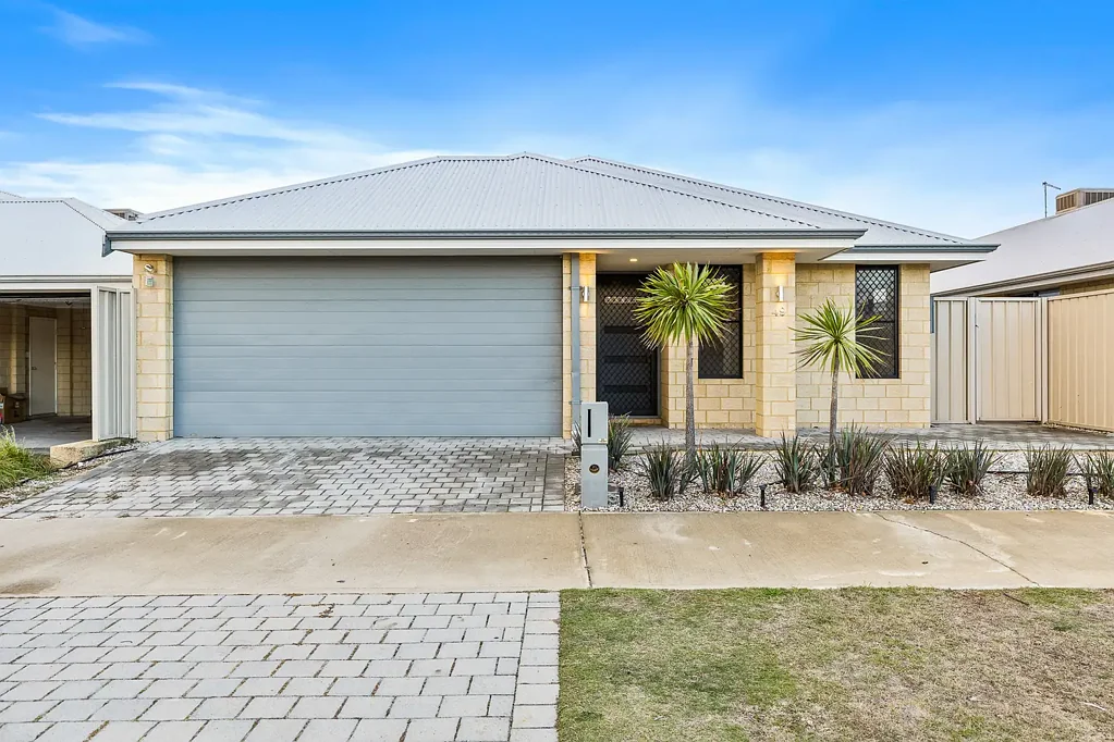 49 Sharperton Meander, Dudley Park, WA 6210