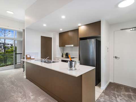 Fully Renovated 3 bedroom Apartment in the hub of Robina