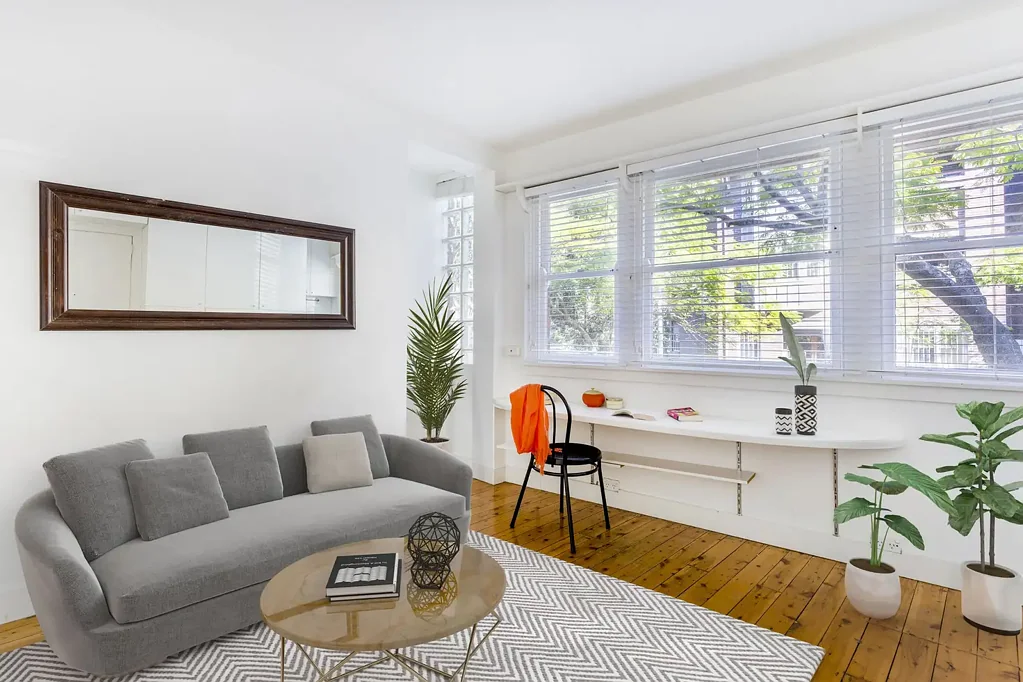 Rushcutters Bay 高层绿景  装饰艺术风格  高天花板宽窗  整洁厨卫  步行公园商圈 Art Deco Studio with Harbour & Park at Doorstep