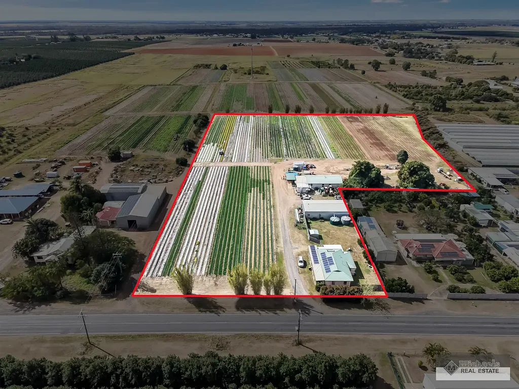 Gooburrum 3غرفة نوم Lifestyle Acreage with Income Potential – Small Crops Farm Just Minutes from Bundaberg & Moore Park Beach