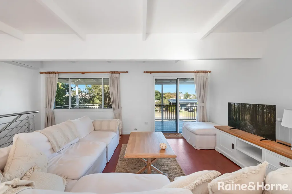 Fully Furnished Coastal Retreat with Flexible Dual Living