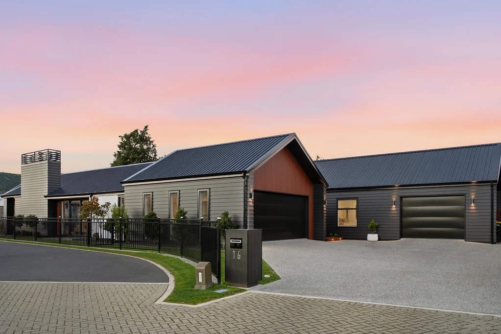 Outram 4Moenga Refined family living