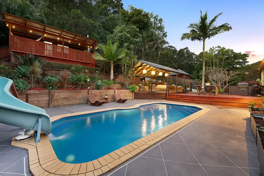 Bonogin 4房  An Idyllic Queenslander Escape