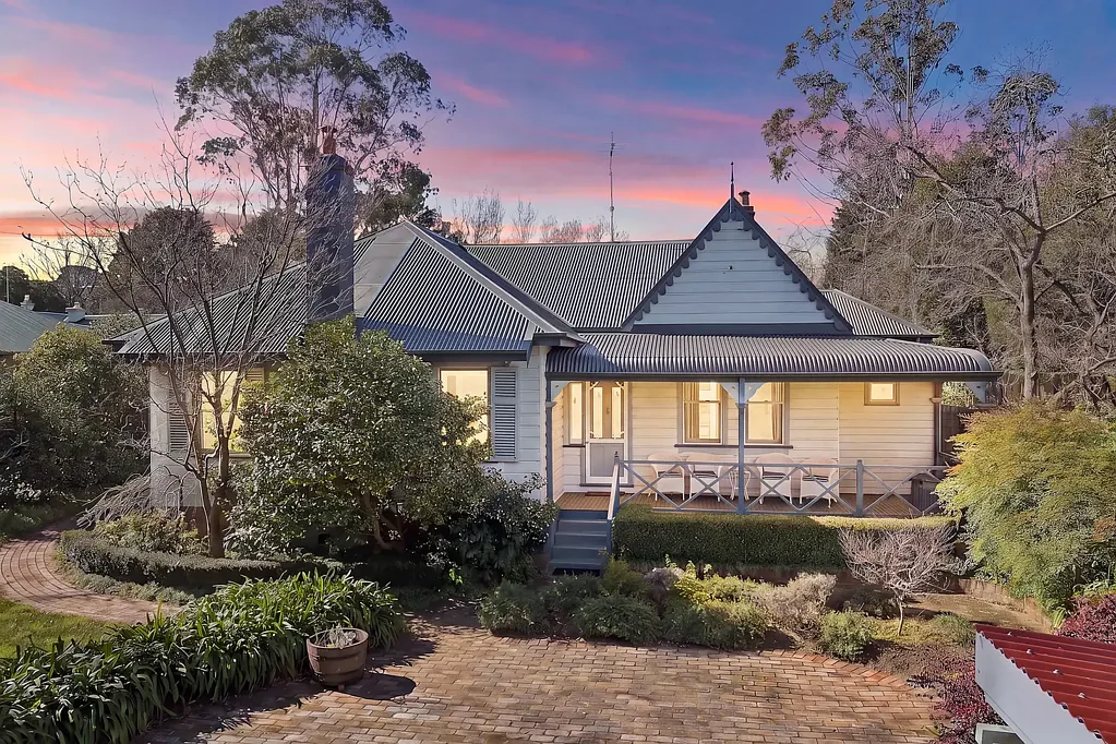 Leura 4कमरा Privately nestled within a tranquil garden sanctuary