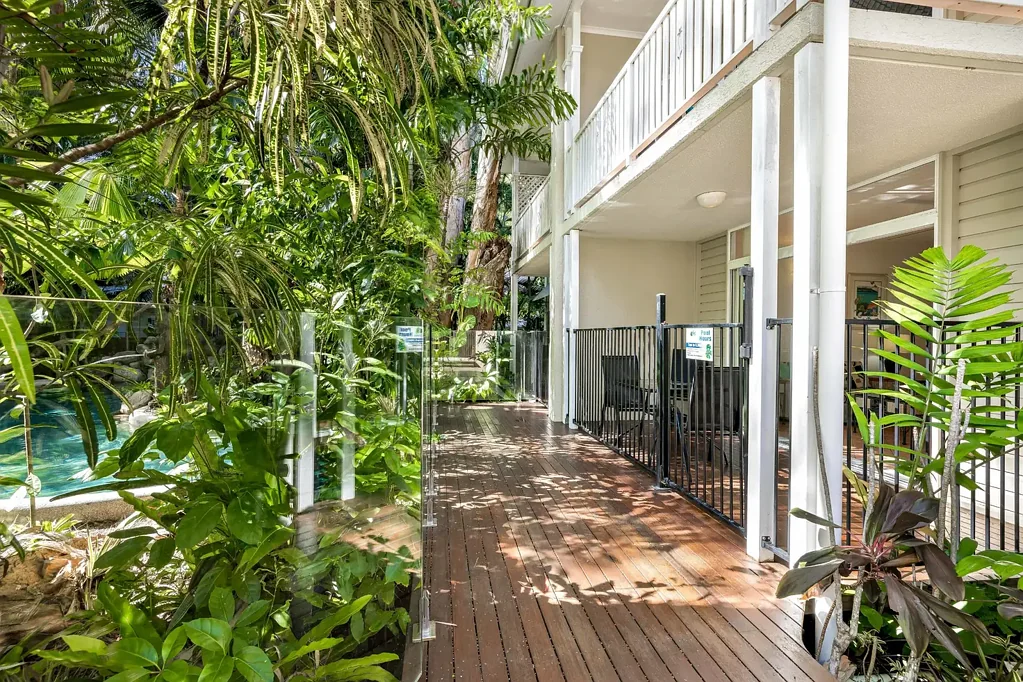 Palm Cove 2房  Tropical living just a stones throw from the Palm Cove Esplanade