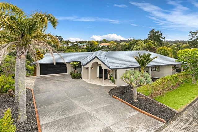8 Almond Grove, Greenhithe, North Shore City