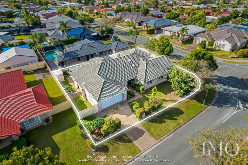 Ormeau 6બેડરૂમ One Property. Two Residences. Two Income Streams.