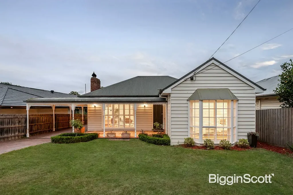 4 Mckeon Road, Mitcham, VIC 3132