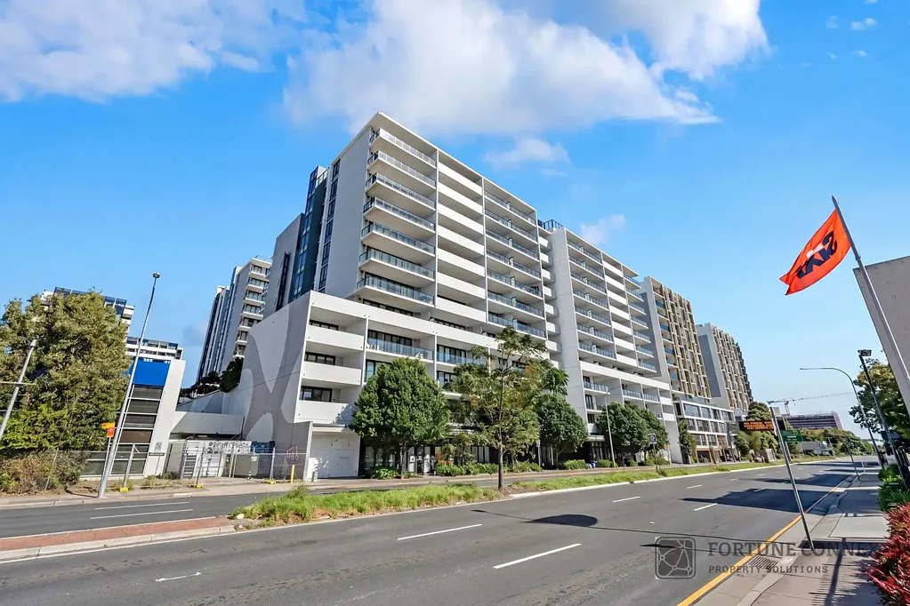 Mascot 2房 智能家居生活 北向阳光满溢 主卧通风阳台 开放式木地板布局 执行级美食厨房 宽敞卧室镜柜 主卧带ensuite阳台 现代简约浴室 隐藏洗衣房充足存储 空调NBN指纹入口 城市景观泳池 健身房社区花园 礼宾服务 Avantra--Smart Tech Urban Living | North Aspect | Massive Interiors l City View