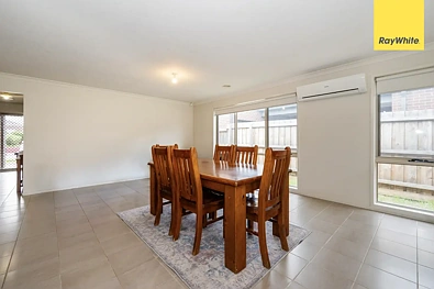 15 Pinrush Rd, Brookfield, VIC 3338, 3房, 2浴, House