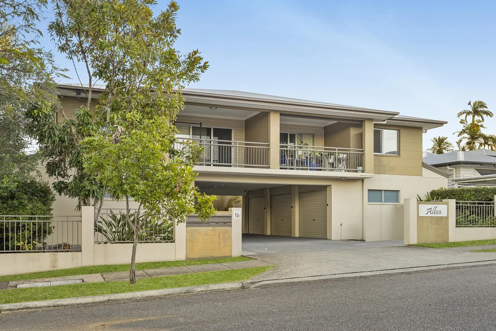 Nundah 2房 精品楼栋低维护 两室两卫布局佳 私人阳台享宁静 现代厨房宽敞优 主浴带浴缸洗衣房巧妙藏 全屋空调安全门 步行Nundah Village 交通通勤便利 Contemporary Apartment, Easy Living, Unbeatable Location