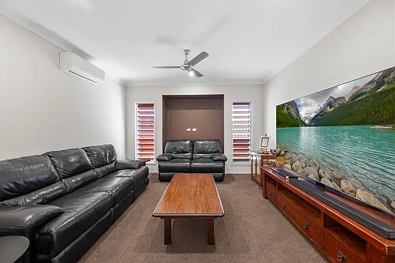15 Bilbao Place, Bushland Beach, QLD 4818, 4房, 2浴, House
