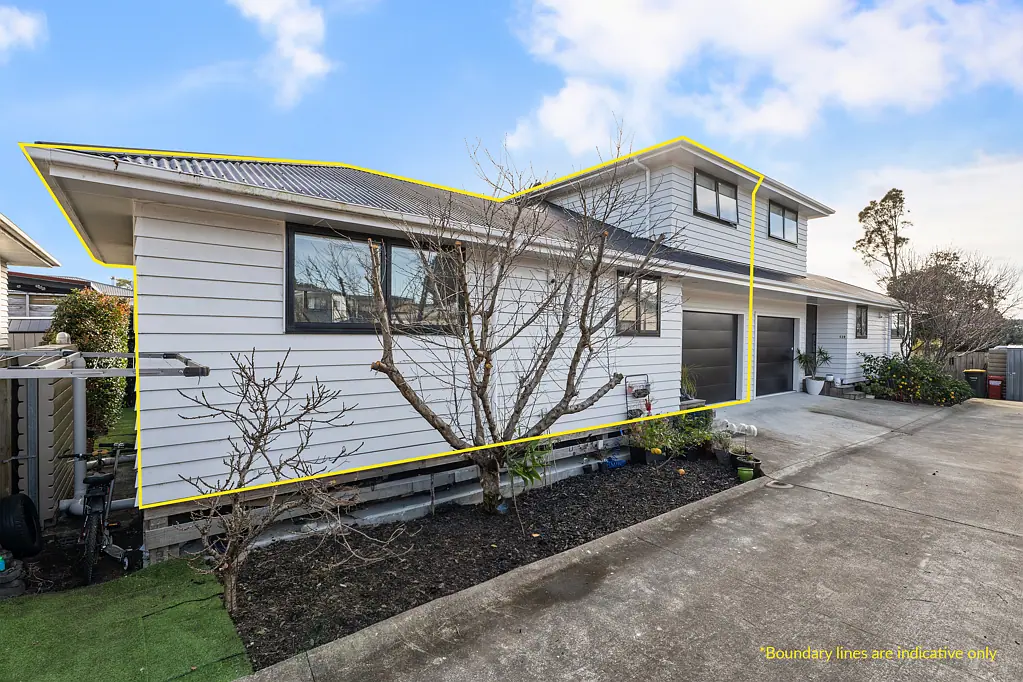 Te Atatu Peninsula 3침실 One Sold - One to Go!
