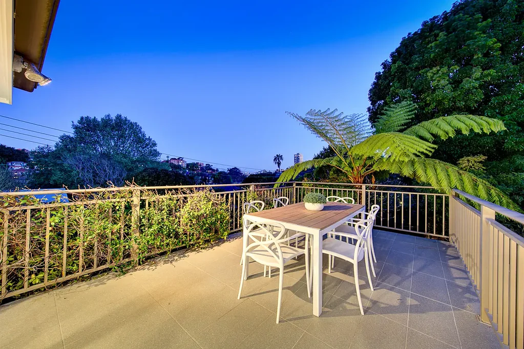 Neutral Bay 3બેડરૂમ A Stylish Semi In A Connected Parkside Pocket OPEN SAT 11AM-11:30AM