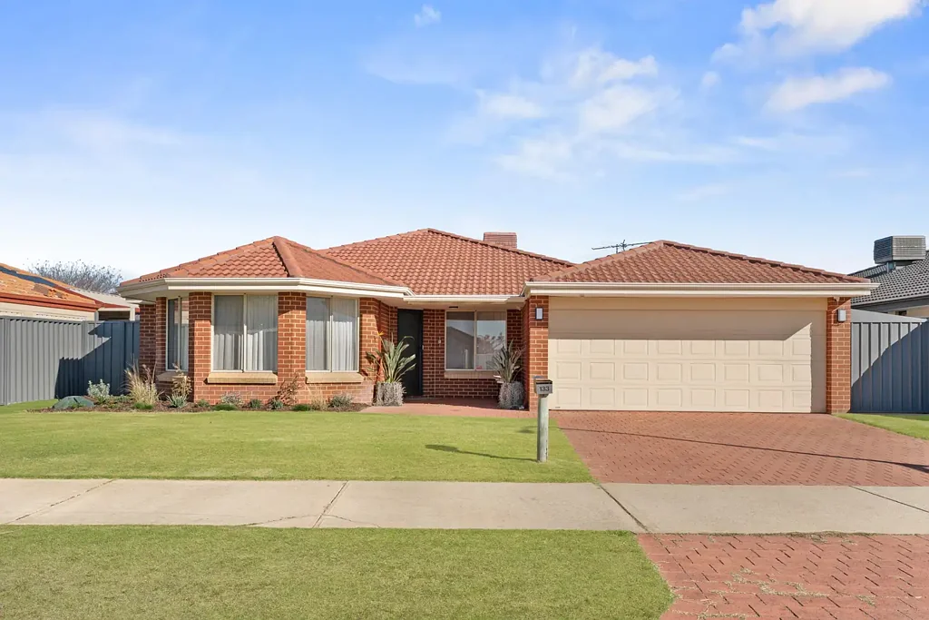 Port Kennedy 4ਬੈੱਡਰੂਮ BEAUTIFULLY RENOVATED FAMILY HOME, JUST MOVE IN AND ENJOY!