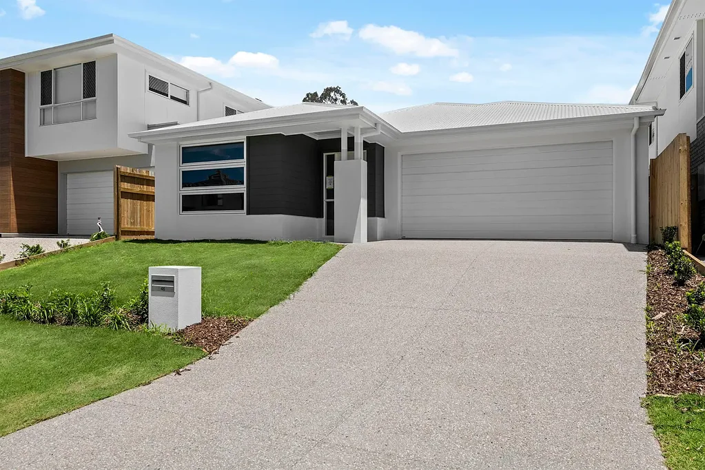 BRAND NEW LIVING IN TRANQUALLITY ESTATE!