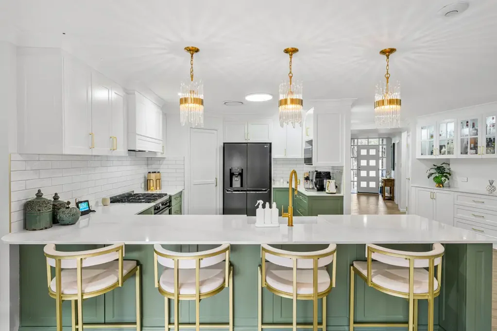 Wellington Point 5Kwarto Family Entertainer with Resort-Style Outdoor Living