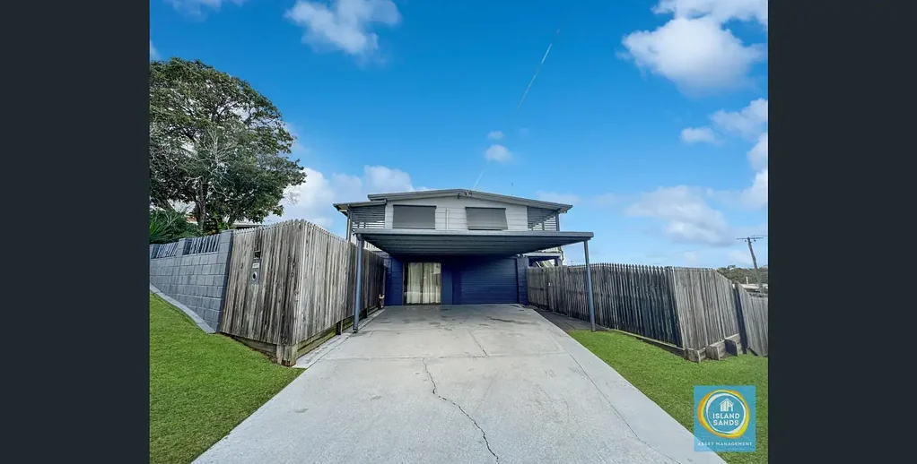 TWO LEVEL HOME IN CLINTON!