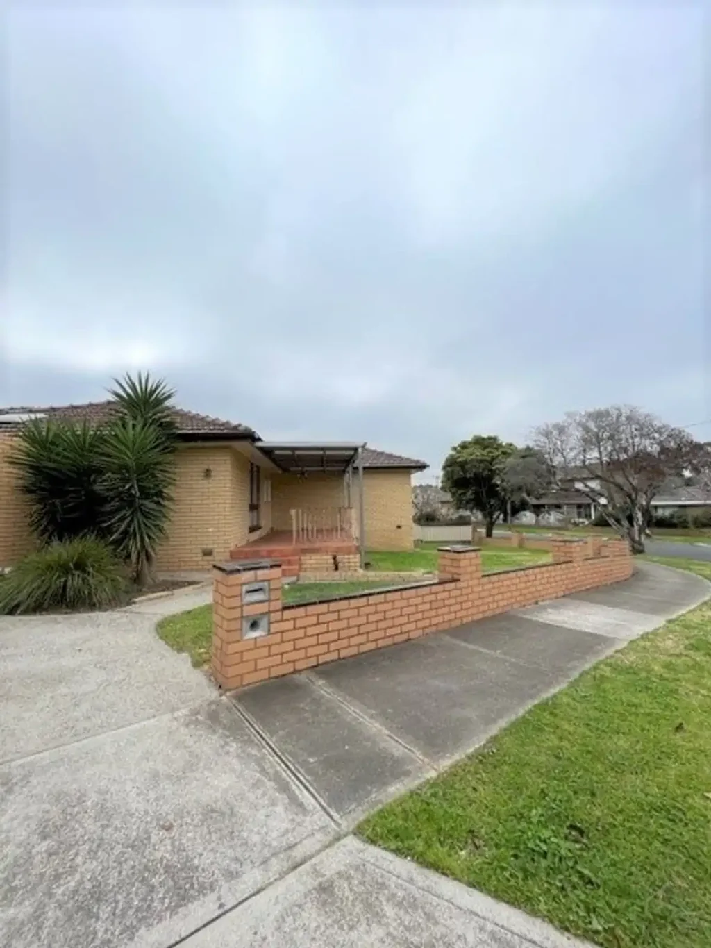 3 Bedrooms, Multi Living Zones, 2 Car Garage