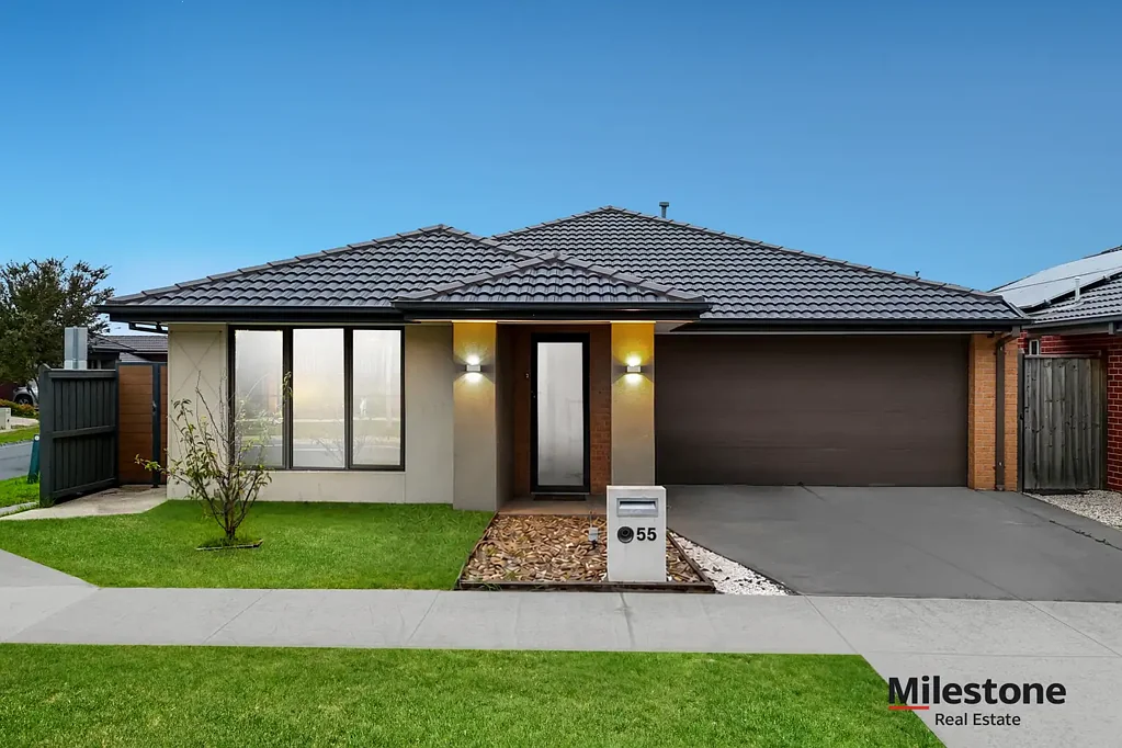 Clyde North 3 Bedroom Stunning Family Home in Ramlegh Springs Estate, Clyde North!