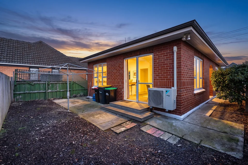 South Dunedin 2Zimmer Move-In Ready | Exceptional Buying | $449,000