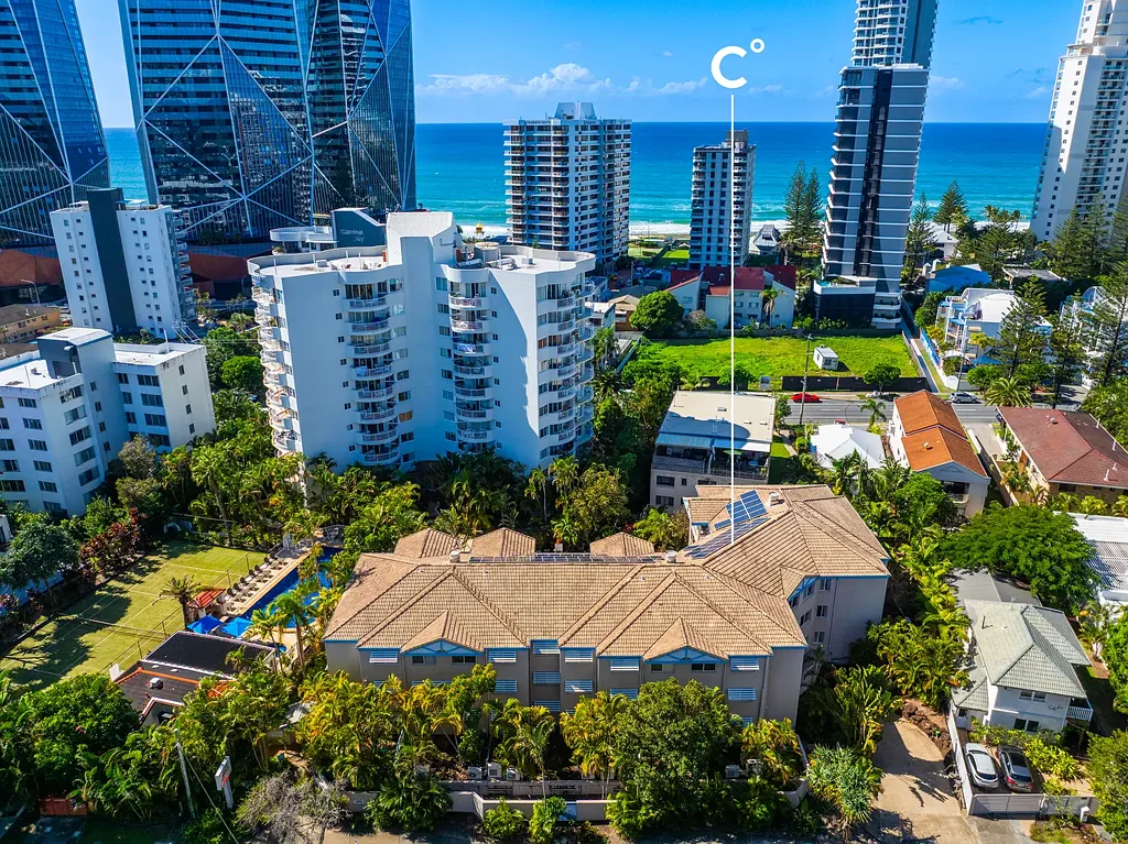 Surfers Paradise 3房  Coastal Living at Its Best | Spacious 3 Bedroom Apartment Just 120m from the Beach