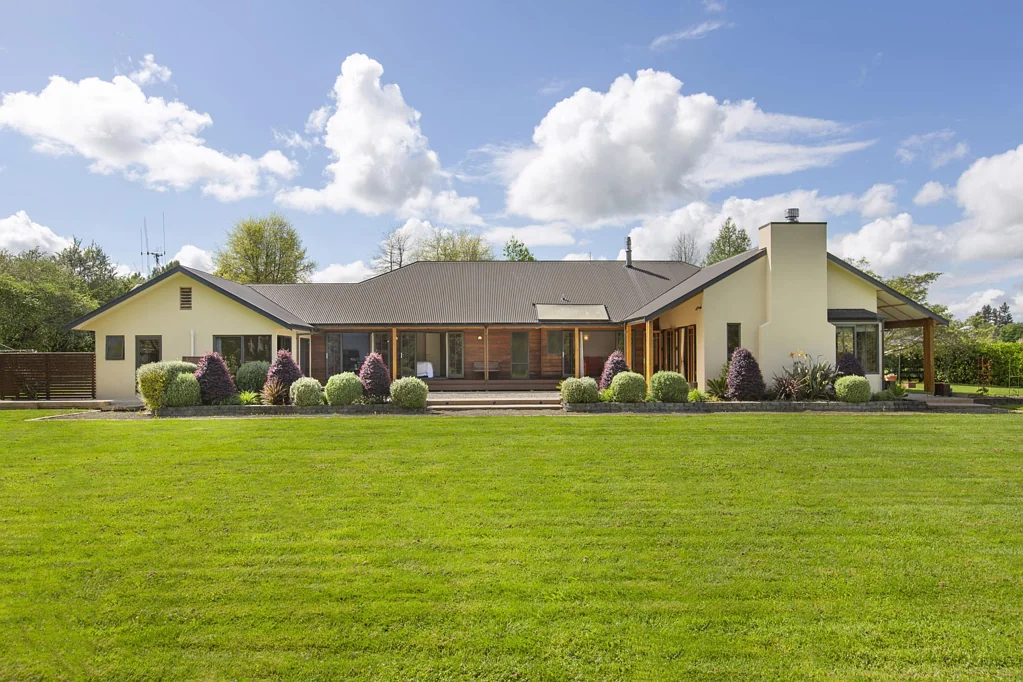 Tamahere 6房  Spacious Six-Bedroom Oasis